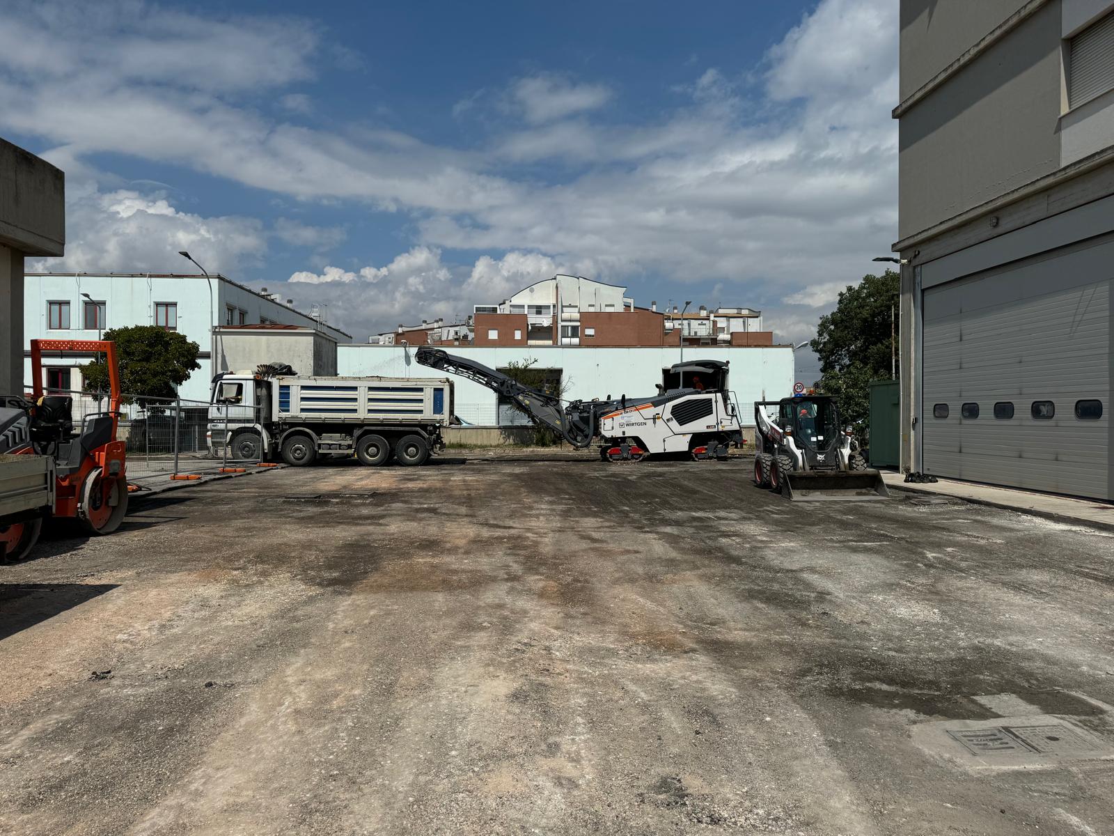 Esempio dalla galleria fotografica di Maceratesi Asfalti Srl