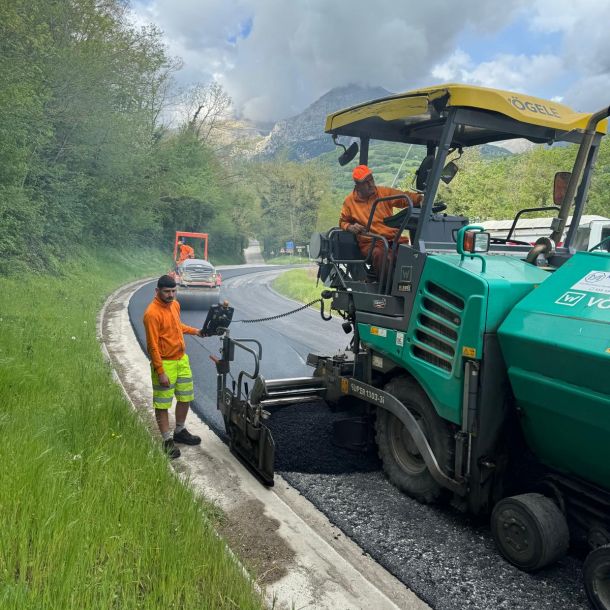 Esempio dalla galleria fotografica di Maceratesi Asfalti Srl