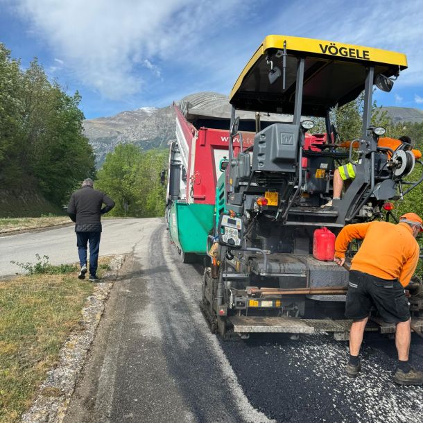 Esempio dalla galleria fotografica di Maceratesi Asfalti Srl
